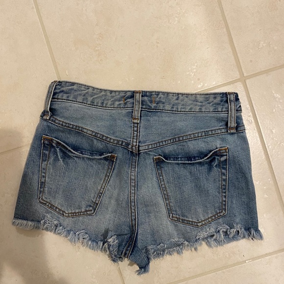 Free people medium wash shorts - Picture 2 of 3